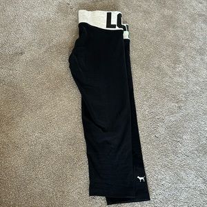 Victoria Secret Pink black cropped yoga pants